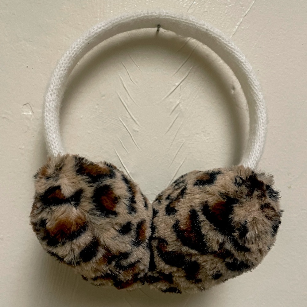 Fuzzy y2k heart shaped cheetah earmuffs